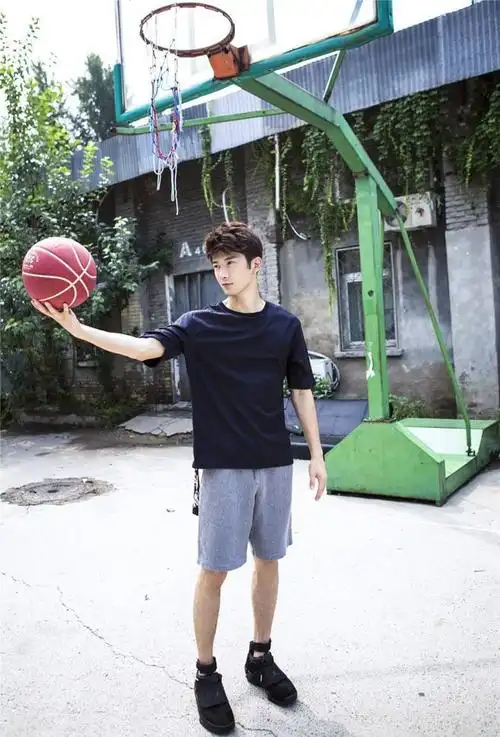 刘芮麟运动风写真 刘芮麟帅气写真曝光