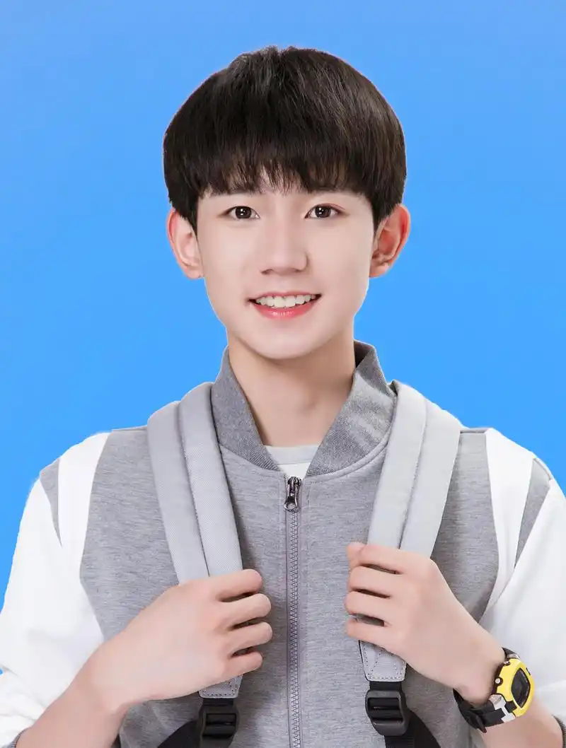 【王源·精致正脸】  众所周知tfboys-王源 ,王源哥哥的美颜360°无