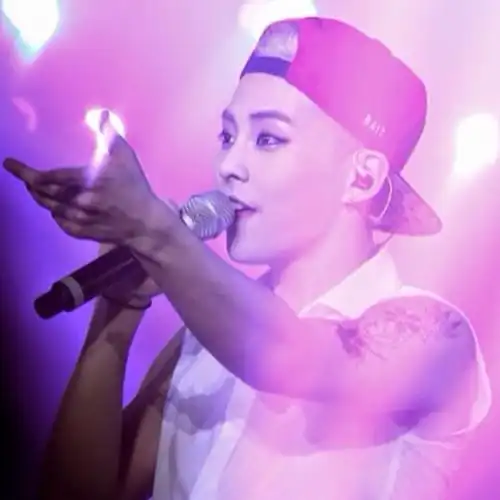 【图】金珉硕腹肌照惹人羡 人气偶像完美腹肌养成大揭秘