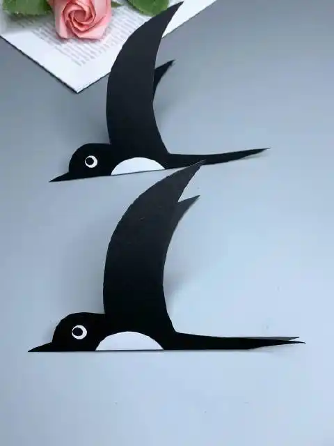 制作可爱的小燕子,快跟孩子一起来试试吧#幼儿园创意亲子手工##创作