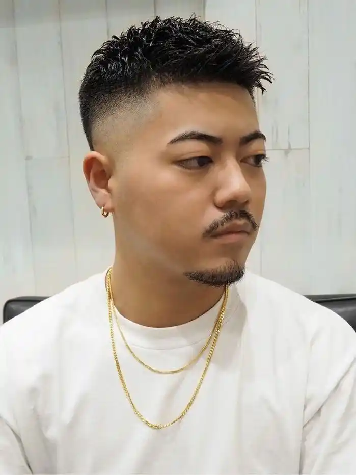 解锁渐变铲青发型:时尚界的流量密码,你get了吗