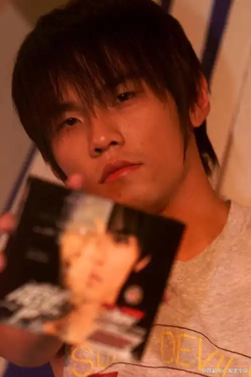 盘点一下周杰伦的专辑八度空间以及这张专辑中的经典歌曲