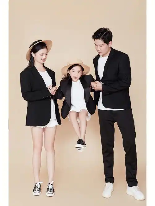 亲子照丨三口之家的幸福简单快乐就好