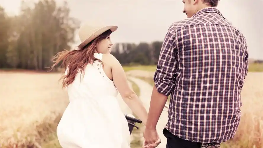 欧美情侣甜蜜浪漫电脑桌面壁纸下载高清大图预览1920x1080_风格壁纸