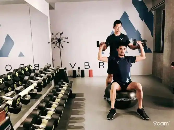 期间,因为角色需要,袁弘需要在短时间内完成从胖子到肌肉型男的转变