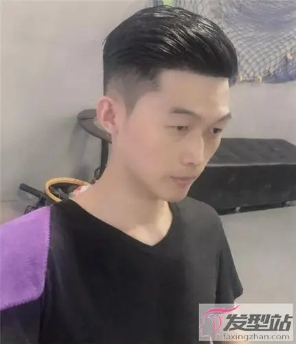 两边短中间长男生发型 剪了这款想不帅都难