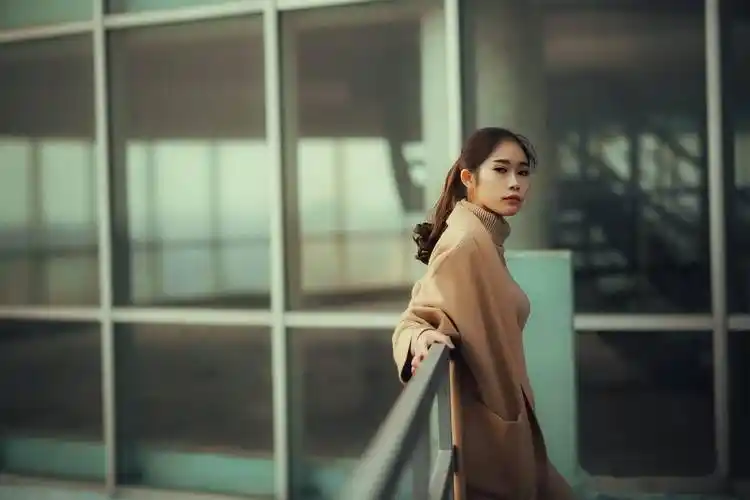 职场白领学会这5招拍摄姿势拍出有气质的职业照简单易学