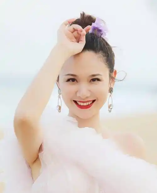 程莉莎发文向吉克隽逸道歉事情,本以为是风趣幽默,却引起了误会_郭晓