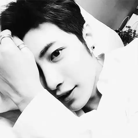 qq头像男生冷酷帅侧脸黑白头像 男生头像图片大全 -【爱个性】