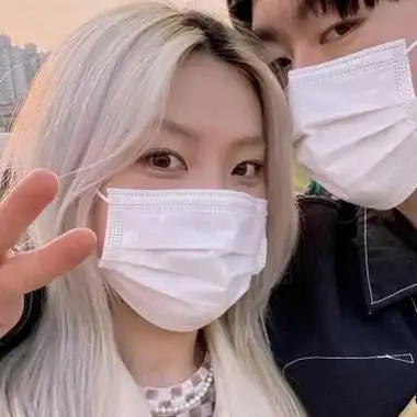 2021年最火爆的情侣头像一男一女两