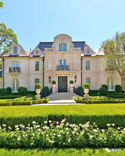 为大家分享66栋浪漫,高贵的法式风格别墅