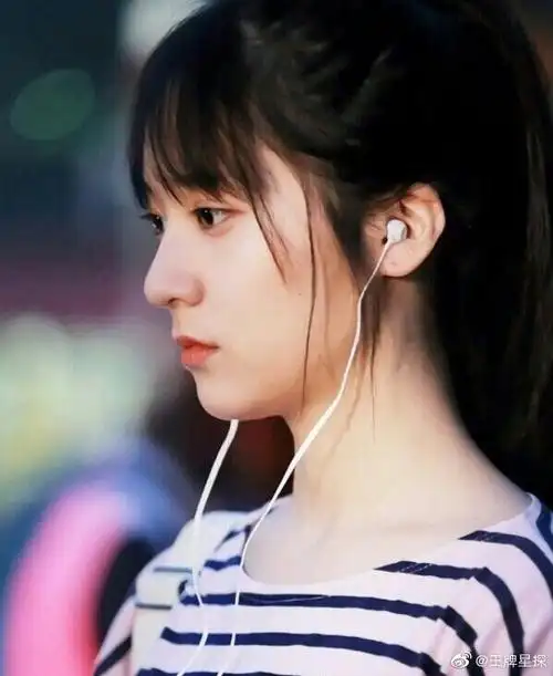 郑秀晶侧颜#这个侧脸太可了,鼻梁真的好绝!秀晶继续多多营业吧!