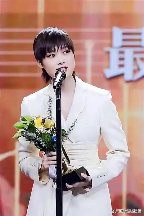 5位超女现状李宇春身患重病何洁卑微求上浪姐张靓颖被骗6亿