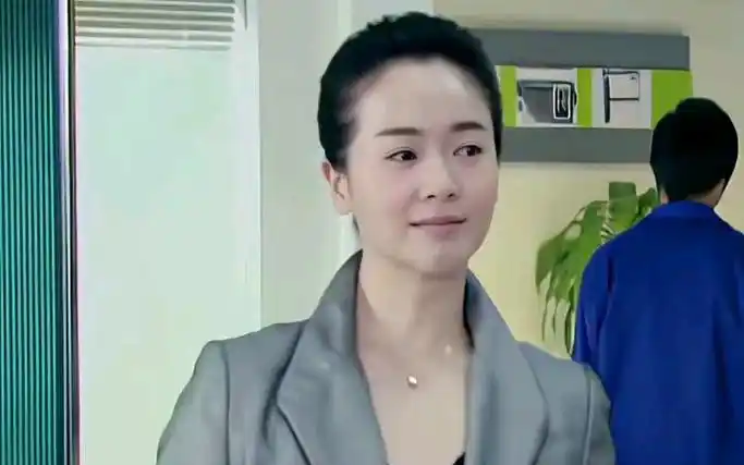 女孩子就应该自信一点,独立一点,对自己好一点 #左小青 #颜值