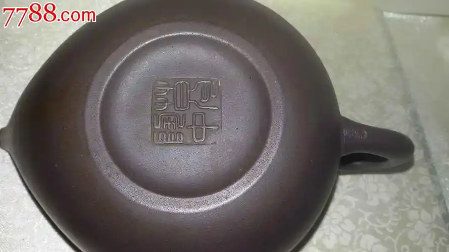 葛陶中紫砂壶一把.使用过.残.具体看图片.南京民间工艺厂流出