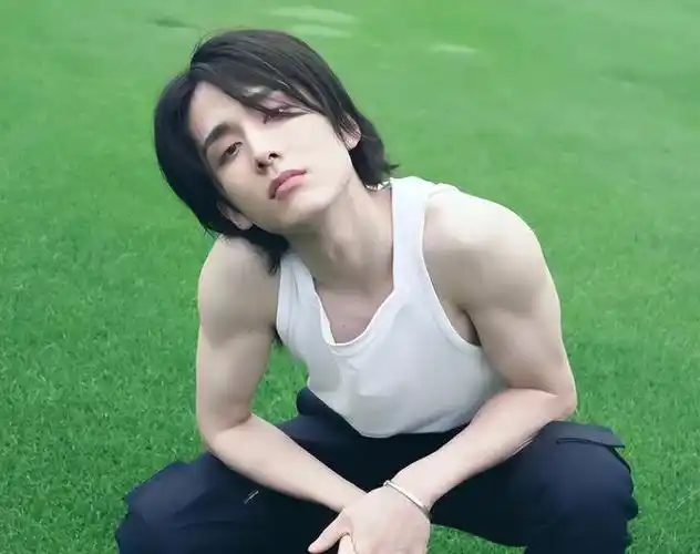 骨科名医为张新成澄清正名,跟张杰掰手腕骨折,是因为肌肉太发达