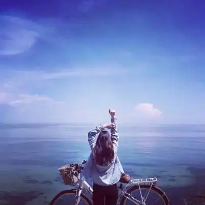 女生伤感落寞微信背影头像2020 爱上你是我情不自禁