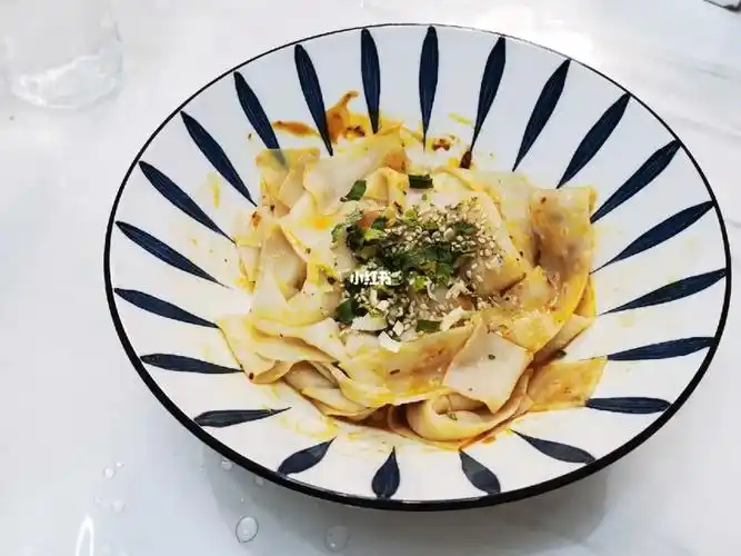 半夜还吃了碗麻酱面皮