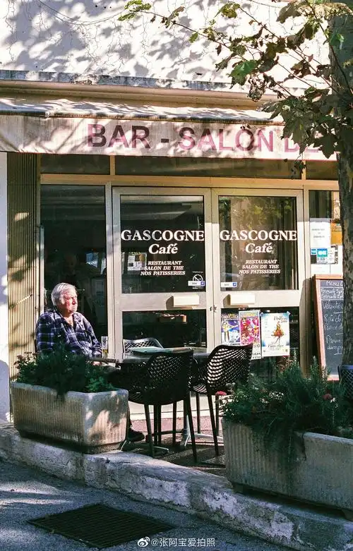 求类似风格的欧式复古手机壁纸!