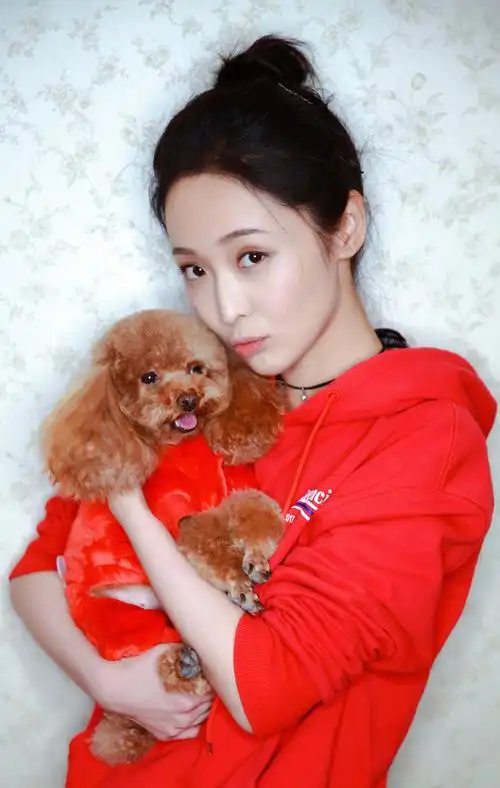 分享一组李曼图片给大家,图中的明星图片壁纸会点缀你的电脑桌面,美化