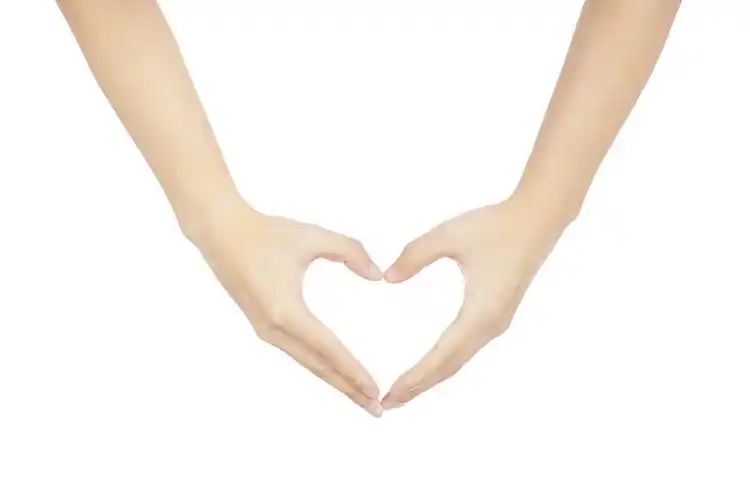 白底手势笔芯比心心形爱心人物手势