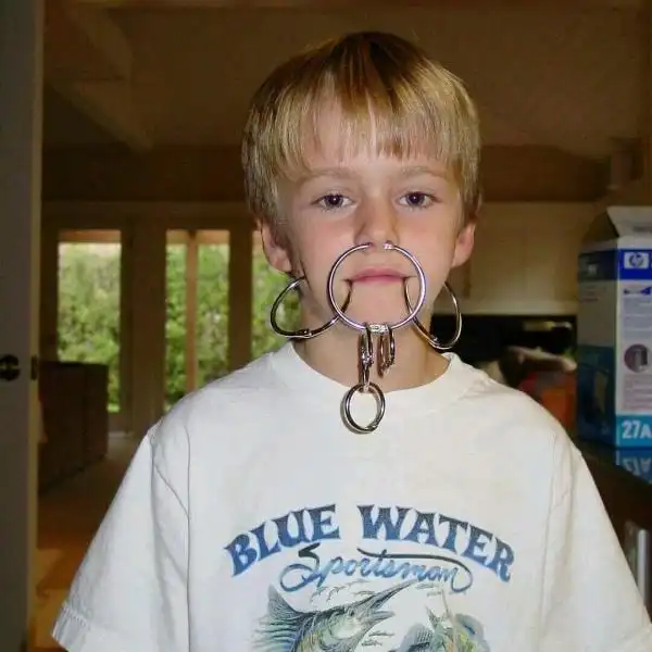 江奕/帅气超酷欧美男头/耐心听完_男生头像_我要个性网