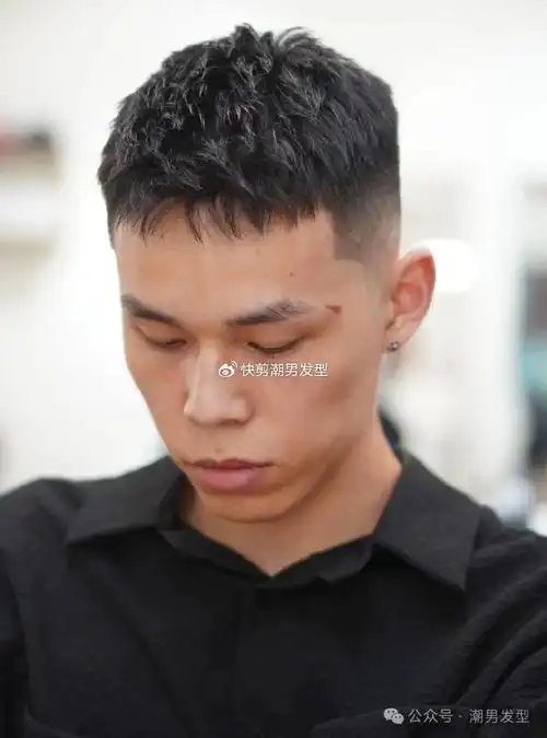 男生留"两边渐变"发型太帅了!今夏就剪这3款,凉爽帅气又有型