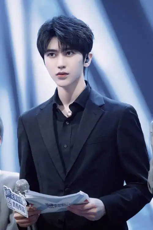 蔡徐坤2021个人巡回演唱会