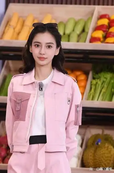 离开黄晓明两年后,她跌落神坛