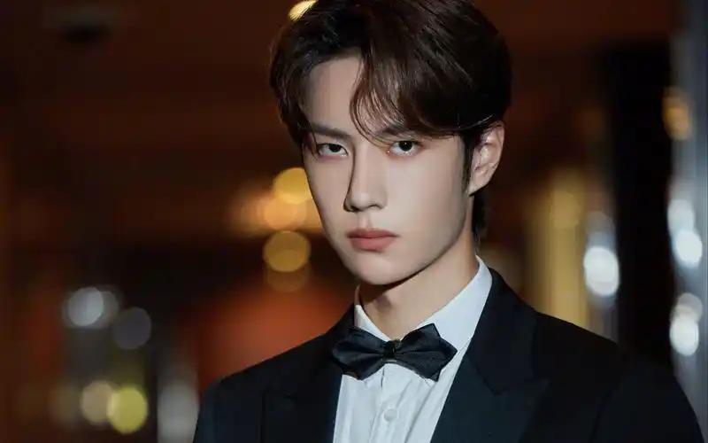 又是磕肖战王一博cp的一天,两人食指的戒指都是一对的,粉丝激动了