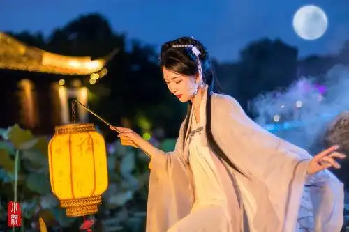 《月下美人》古风夜景人像分享