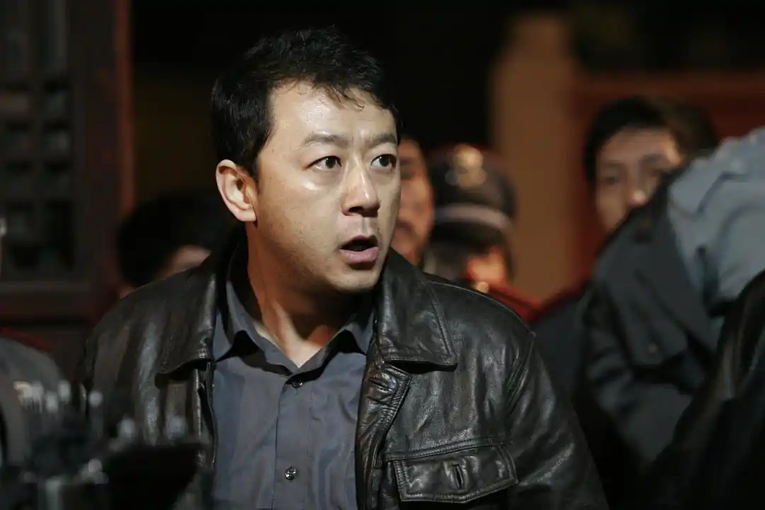 你是《疯狂的石头》中的保卫科长包世宏,是《高兴》