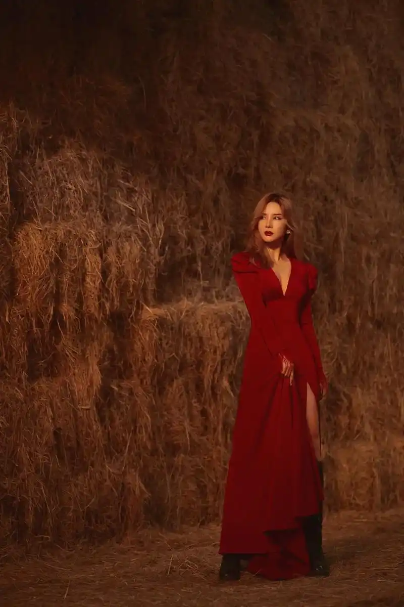 许佳慧新歌写真 #许佳慧新歌心锚#心锚 #红色系 #图文伙 - 抖音