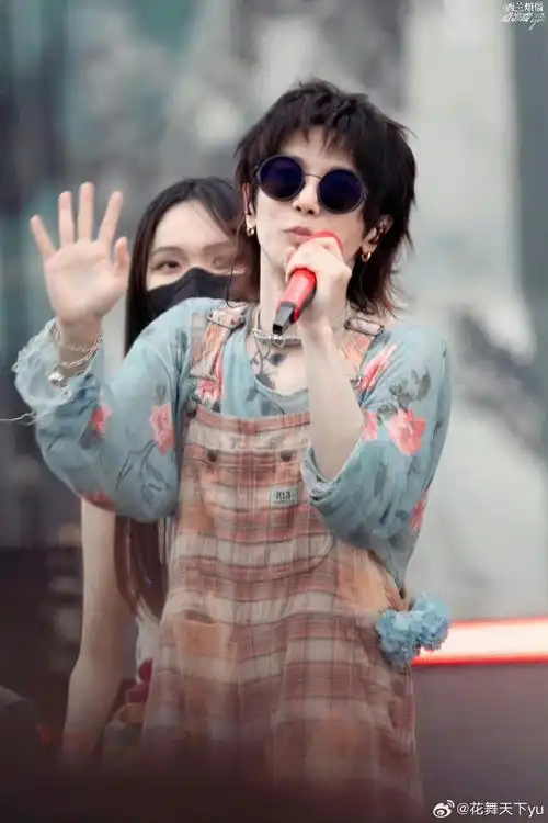 幸福安康,所想之事所做之事均能实现,世间美好均能降临华晨宇@华晨宇