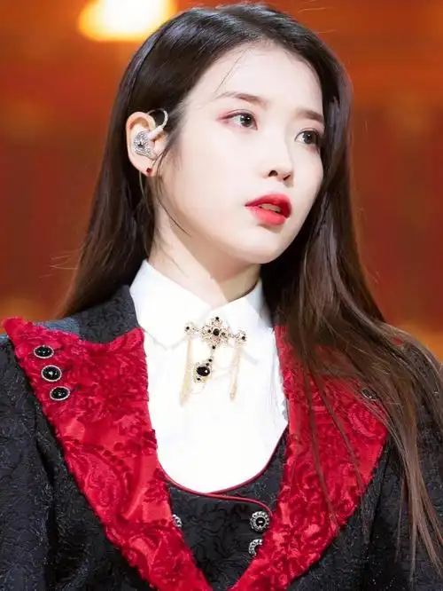 iu李知恩帅气u05