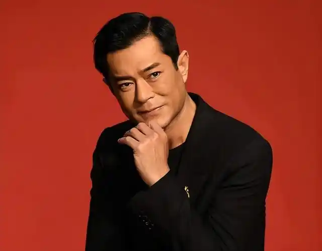 52岁古天乐凌晨发文,自曝遇到难题就当是考验,近况令人感到担忧