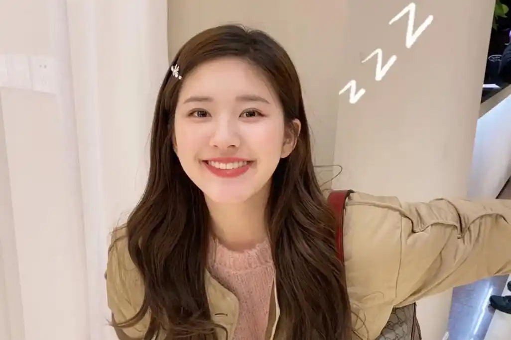 赵露思为什么不留"直发"?看到她的直发照,你就明白了