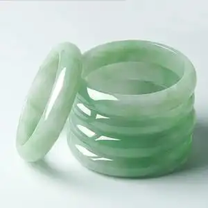 厂家直销批发缅甸翡翠玉手镯女款玉镯子满绿淡飘绿玉石器女士手环