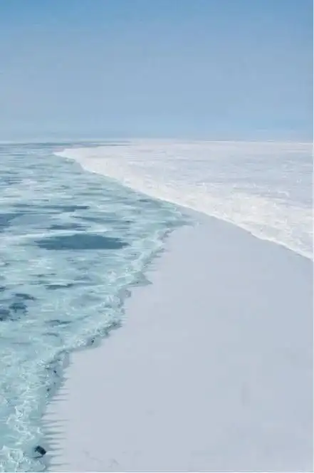 谁说只有皮肤白的人穿冰蓝色才好看,那是你还不够了解它_手机搜狐网