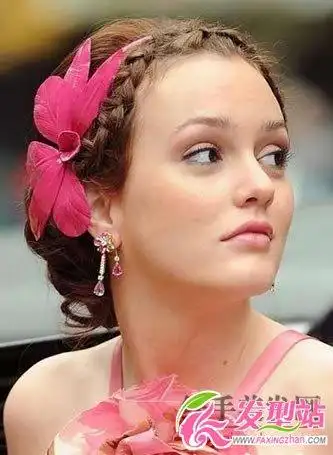 中世纪欧洲贵族小姐的优雅盘发_发型站_最新流行发型设计发型图片与