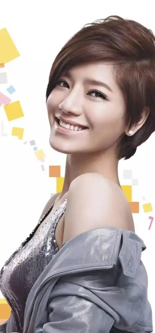 江映蓉变成僵硬蓉还称自己被非洲土著看上要用十头牛换