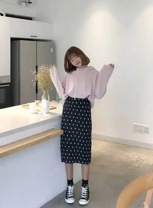 2018波点裙搭配什么上衣这样穿很好看