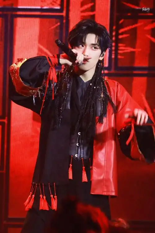 严浩翔刀马旦舞台