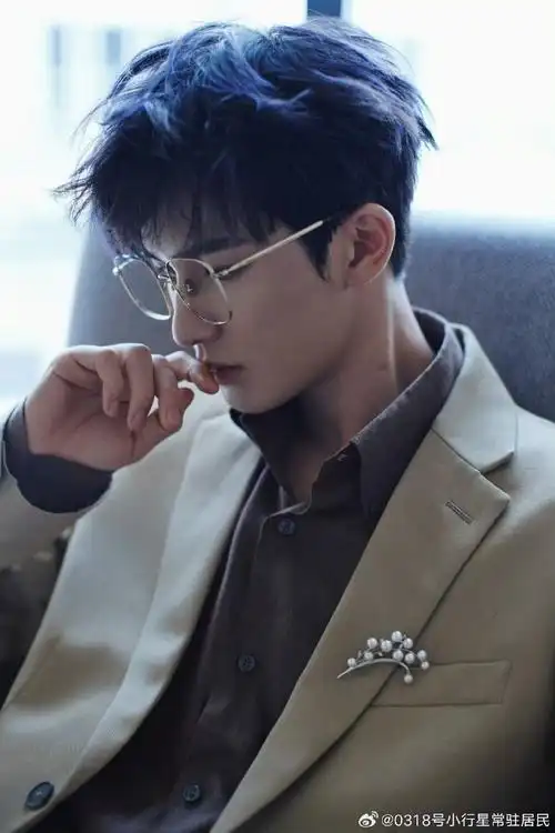 朱正廷超话#朱正廷子夜归##朱正廷腹肌#零碎的岛屿也能找到海@theo