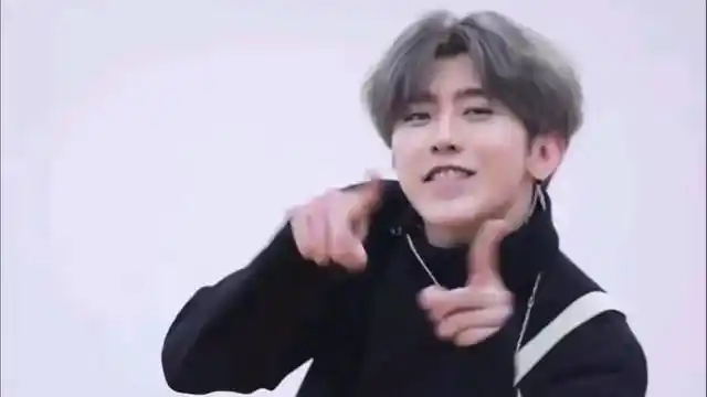 一天霸榜三个热搜,多家公司称与其无合作关系_蔡徐坤方回应与多家公司