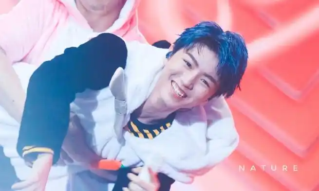 tfboys-王俊凯  cr.  logo  回望