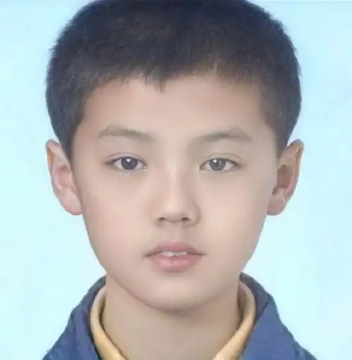 鹿晗出道前旧照