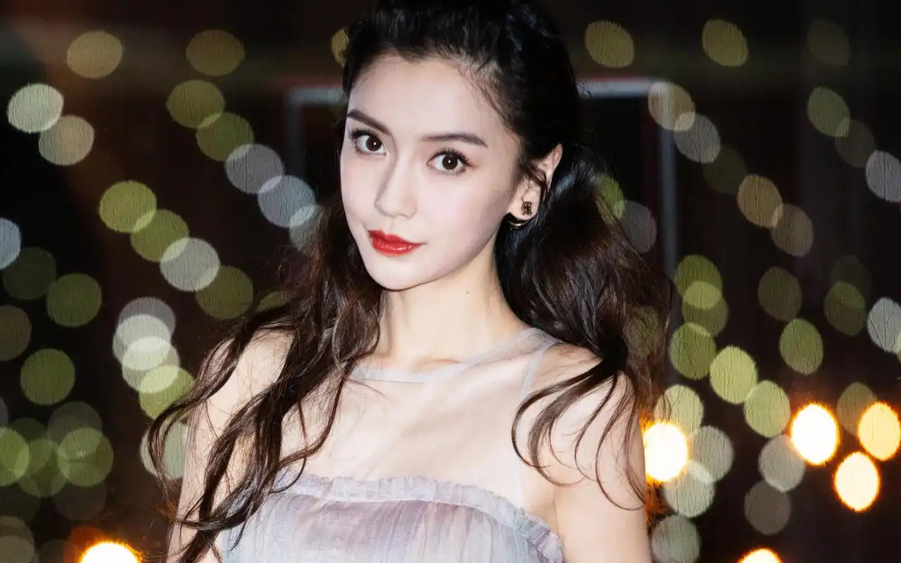 angelababy浅色纱裙性感图片桌面壁纸