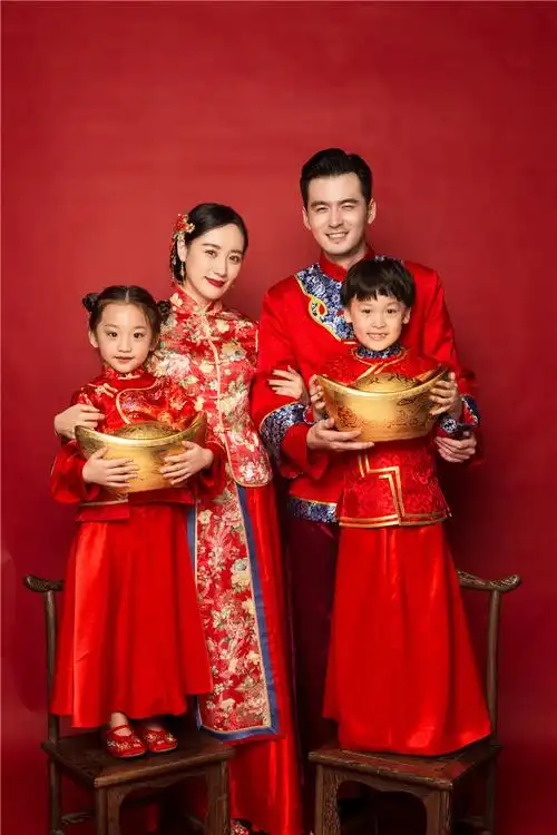 儿童摄影主题中式唐装中国风民国风一家六口全家福艺术拍照写真服