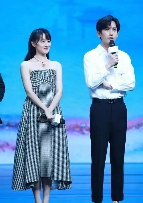 意指袁冰妍不配合,所以才有这样一局面,还称成毅是被迫的,都是公司的